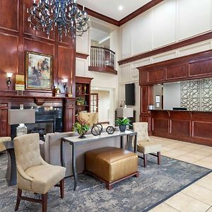 Best Western Plus Crown Colony Inn & Suites